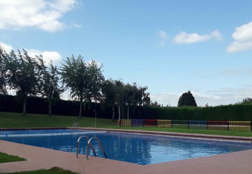 A piscina municipal de Boqueixón abrirá a tempada este mércores 1 de xullo coa redución do aforo ao 50%